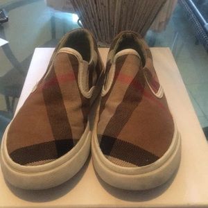 Burberry toddler shoes